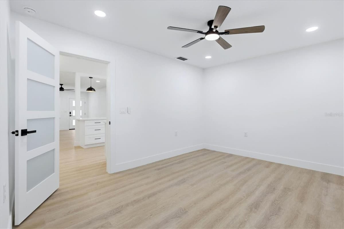 4420 BAY COURT AVENUE — photo 20 of 29