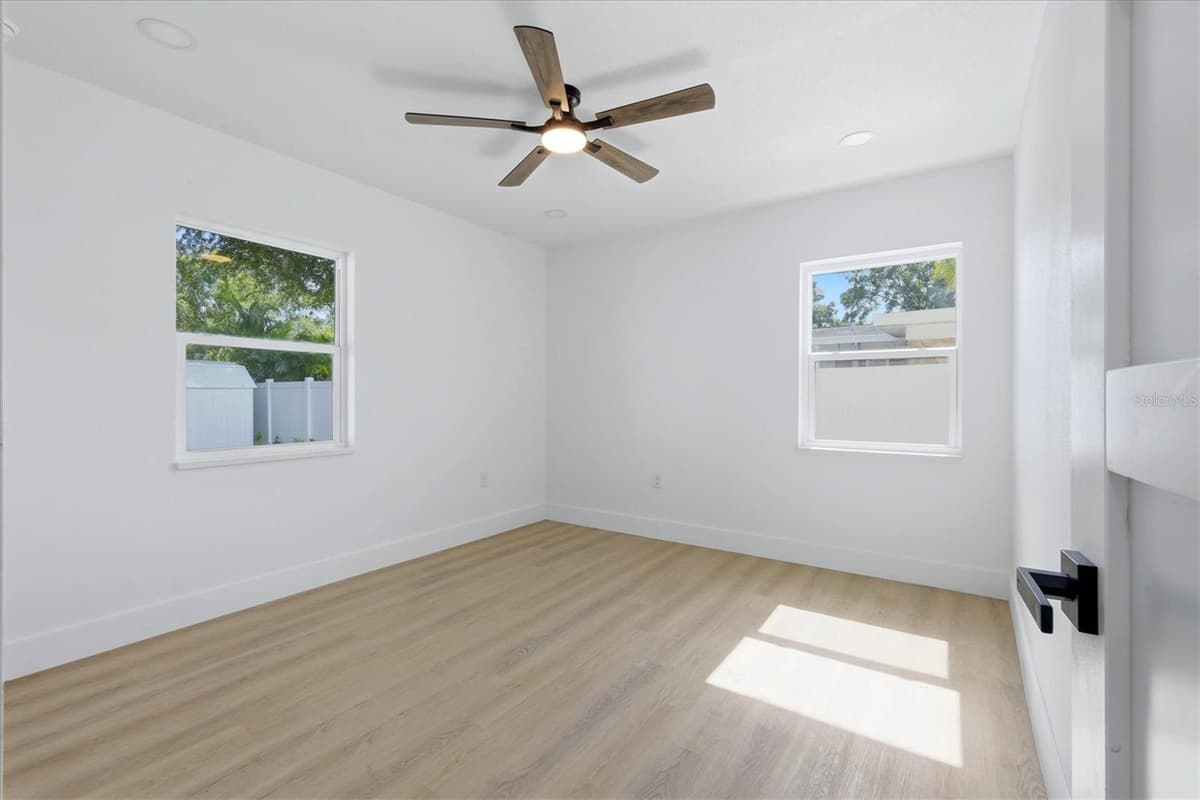 4420 BAY COURT AVENUE — photo 21 of 29