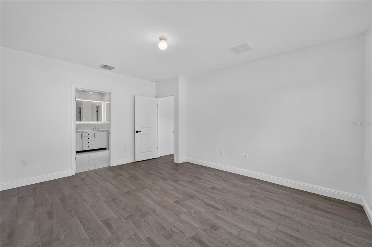 9637 TRONCAIS CIRCLE — photo 19 of 60