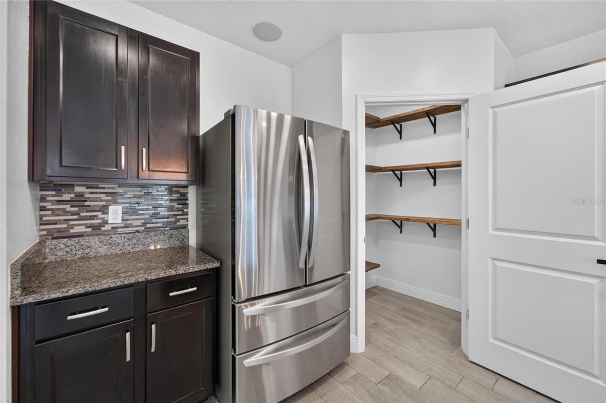9637 TRONCAIS CIRCLE — photo 13 of 60