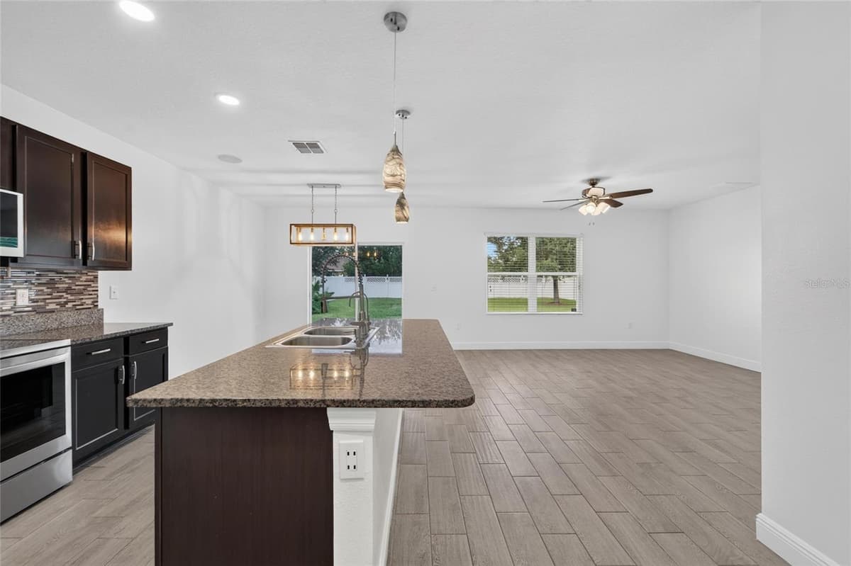 9637 TRONCAIS CIRCLE — photo 7 of 60