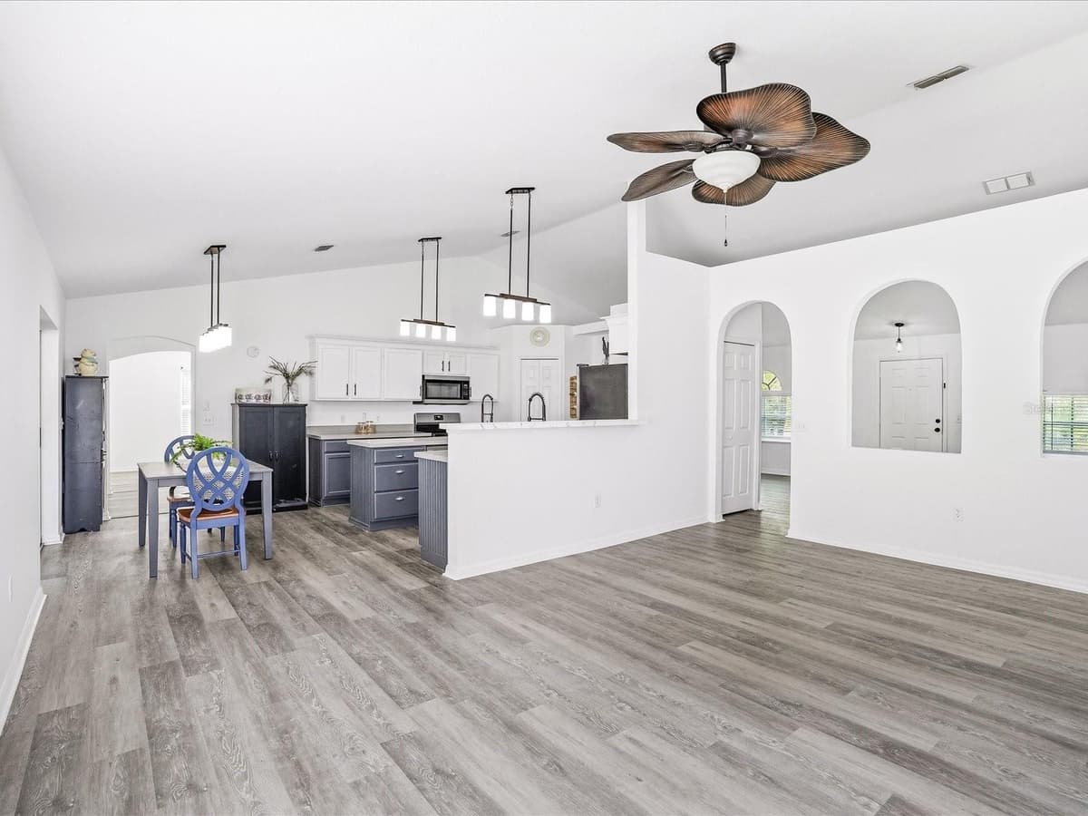 3002 MONCRIEF AVE — photo 9 of 50