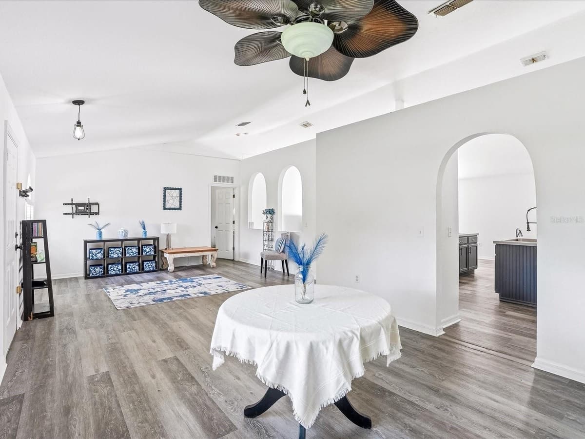 3002 MONCRIEF AVE — photo 11 of 50