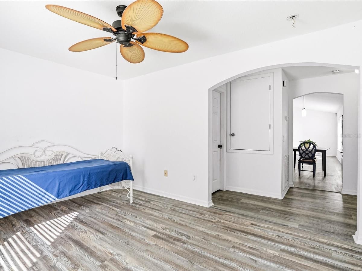 3002 MONCRIEF AVE — photo 21 of 50