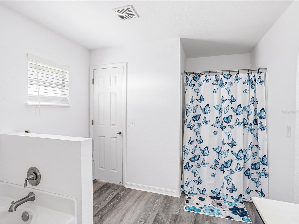 3002 MONCRIEF AVE — photo 18 of 50