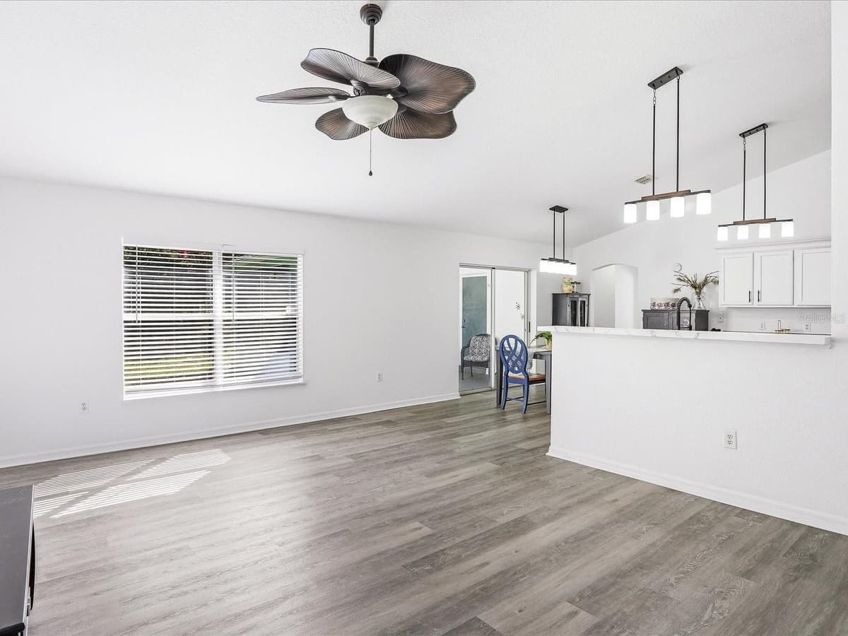 3002 MONCRIEF AVE — photo 8 of 50