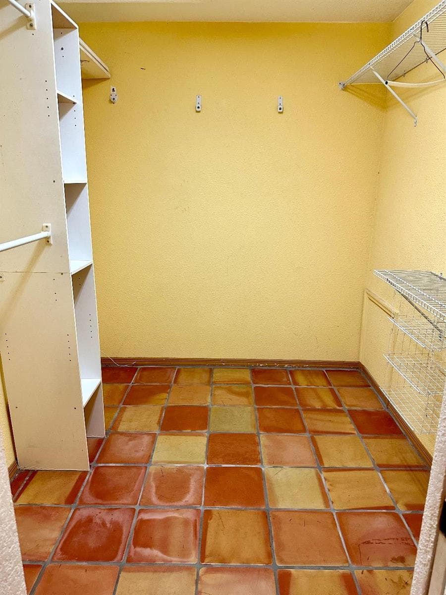 589 THORNBURG ROAD — photo 19 of 41
