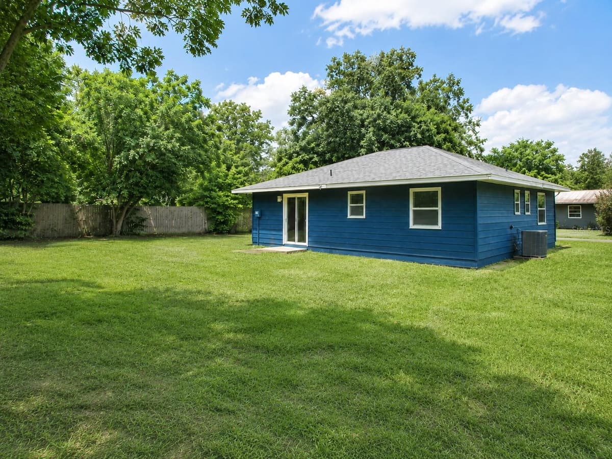 49 LAKE COURT LOOP — photo 11 of 17
