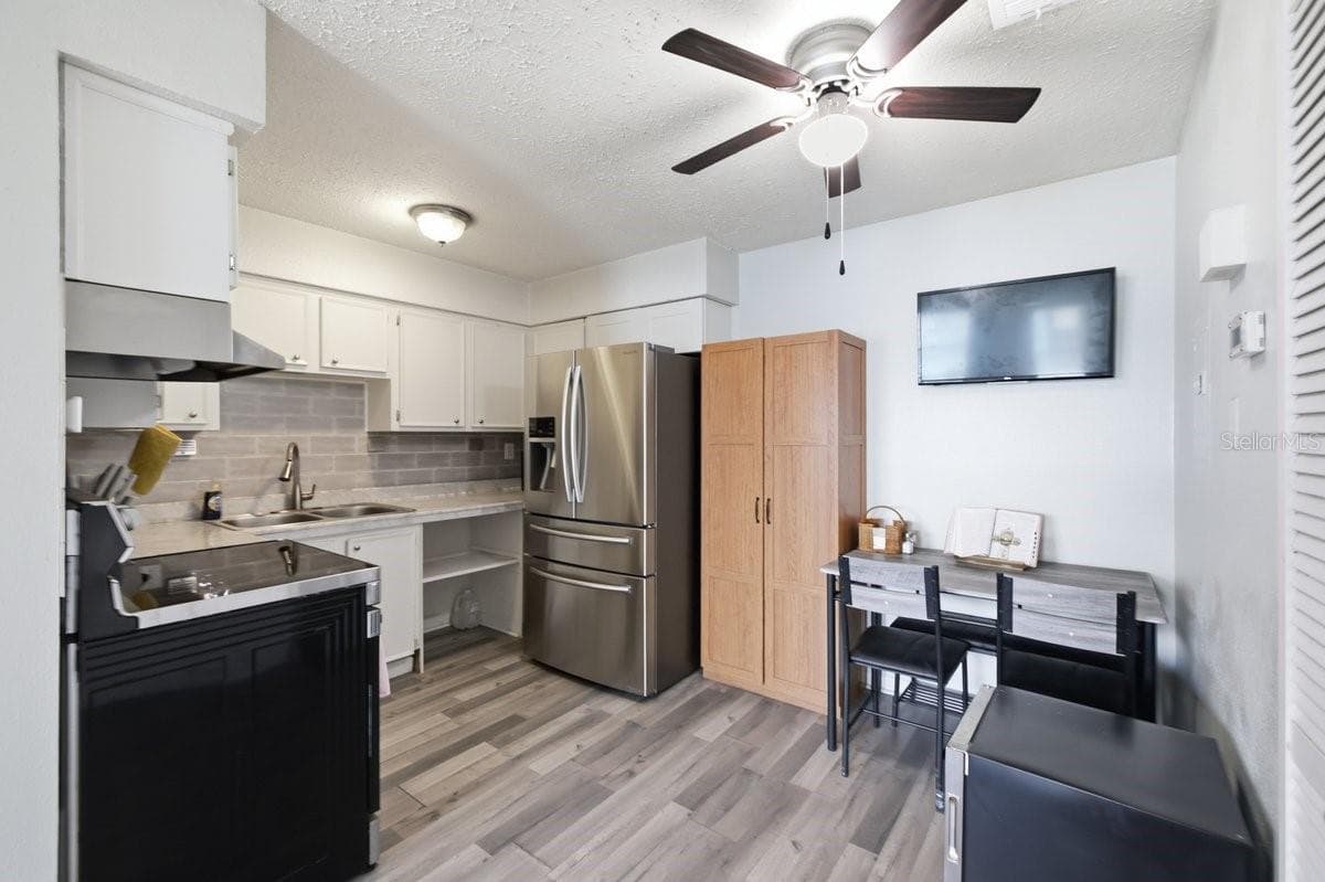 1041 APOLLO BEACH BOULEVARD — photo 10 of 21