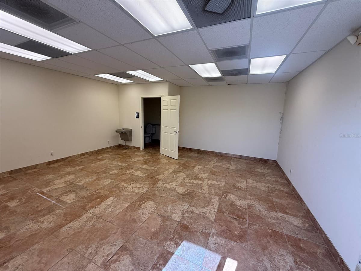 2755 VISTA PARKWAY — photo 3 of 18