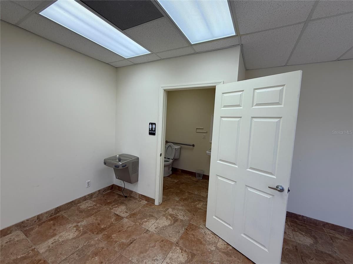 2755 VISTA PARKWAY — photo 11 of 18