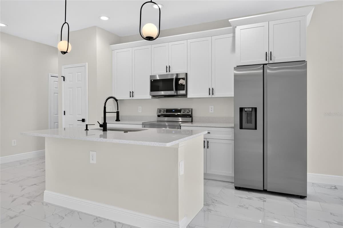 455 MARION OAKS PASS — photo 13 of 36