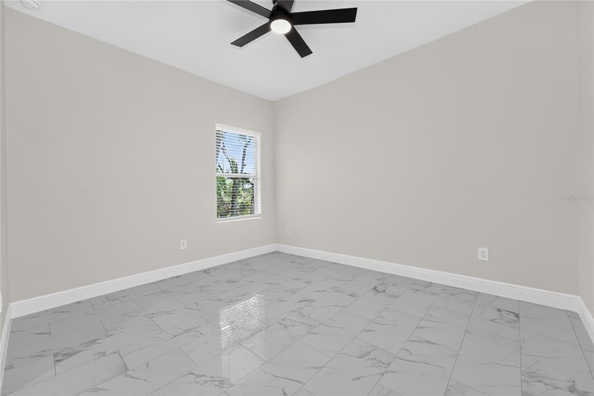 455 MARION OAKS PASS — photo 27 of 36