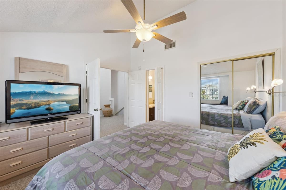 4268 SUN VILLAGE COURT — photo 17 of 40