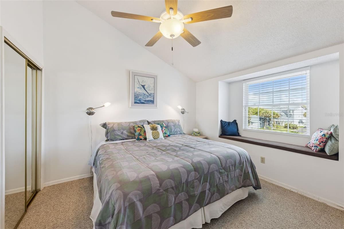 4268 SUN VILLAGE COURT — photo 16 of 40