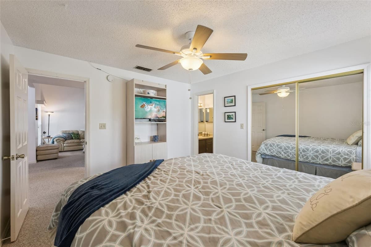 4268 SUN VILLAGE COURT — photo 21 of 40