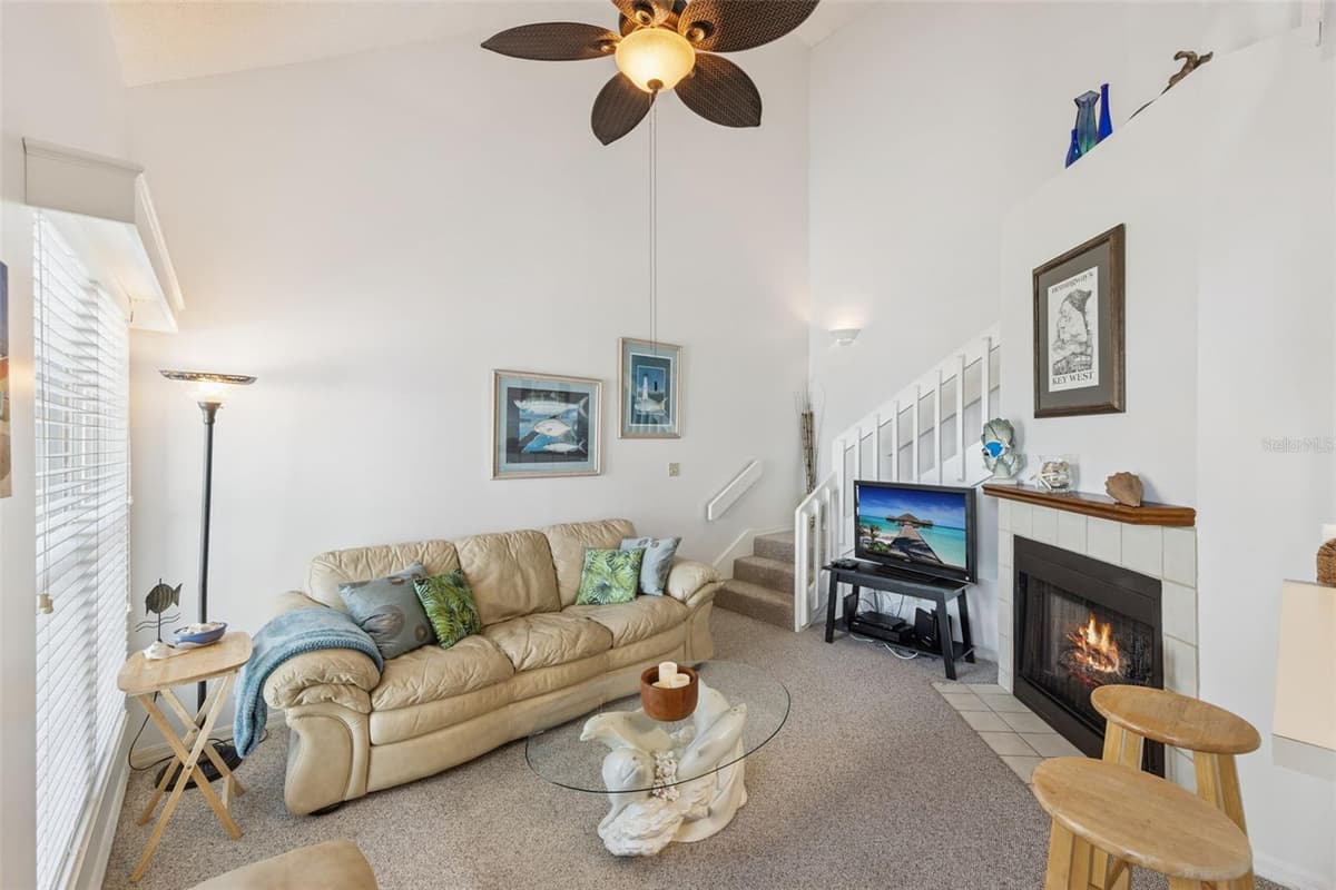 4268 SUN VILLAGE COURT — photo 10 of 40
