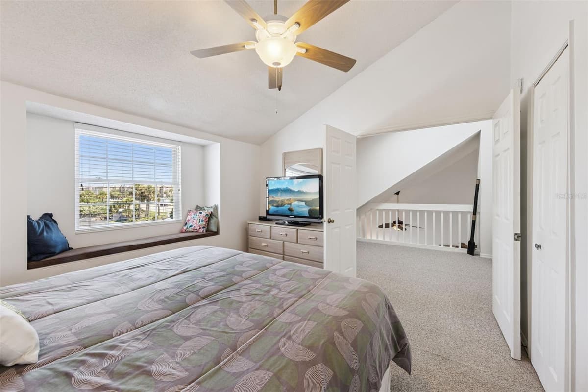 4268 SUN VILLAGE COURT — photo 15 of 40