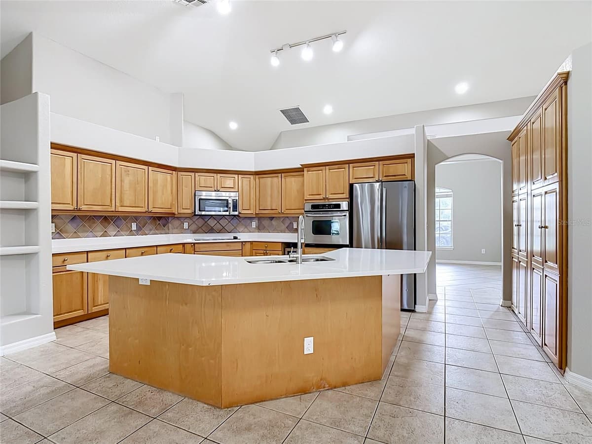 3910 COUNTRYSIDE VIEW COURT — photo 12 of 36