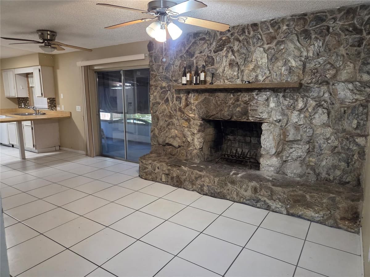 907 CUTLER DRIVE — photo 7 of 15
