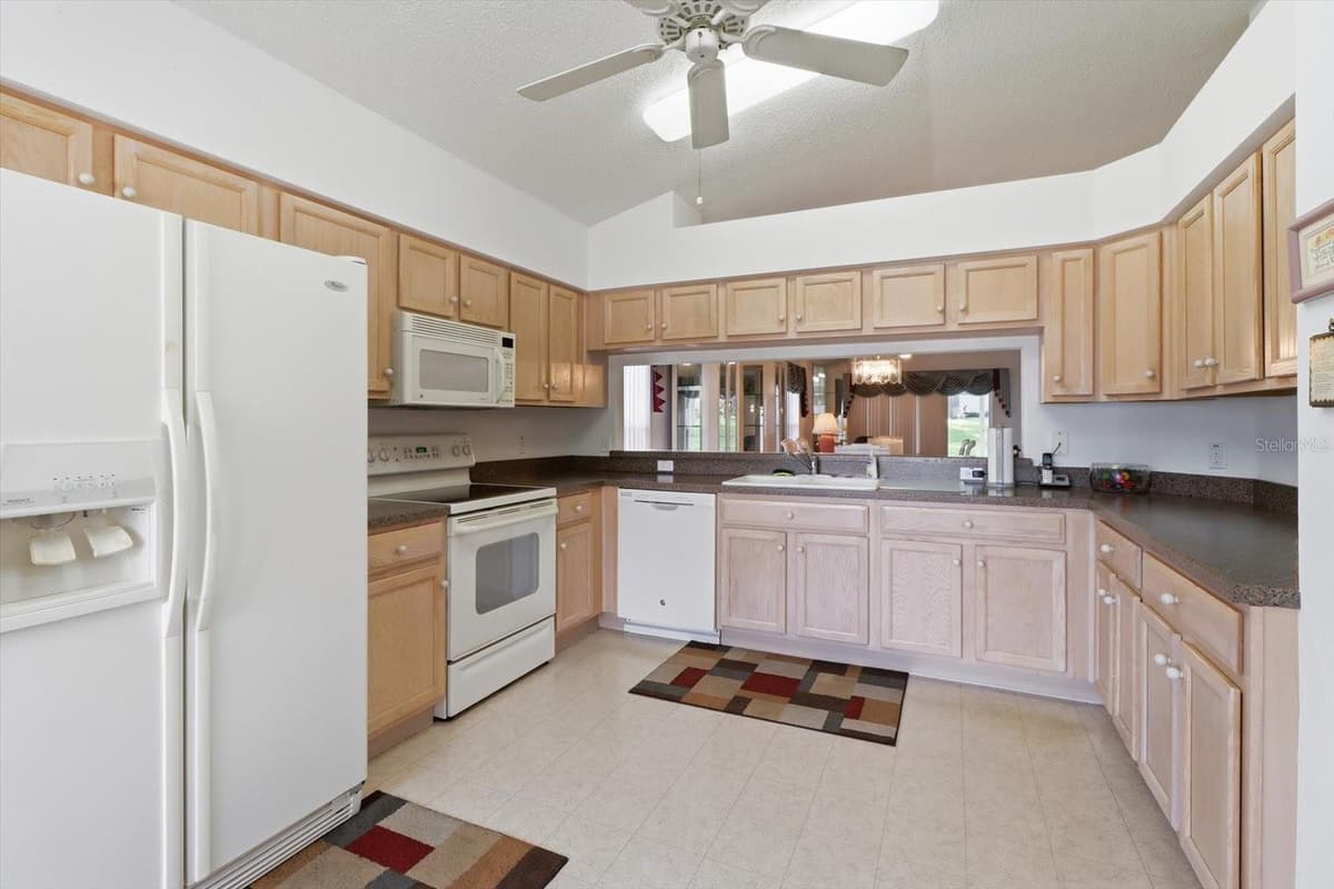 18114 BRELAND DRIVE — photo 10 of 46