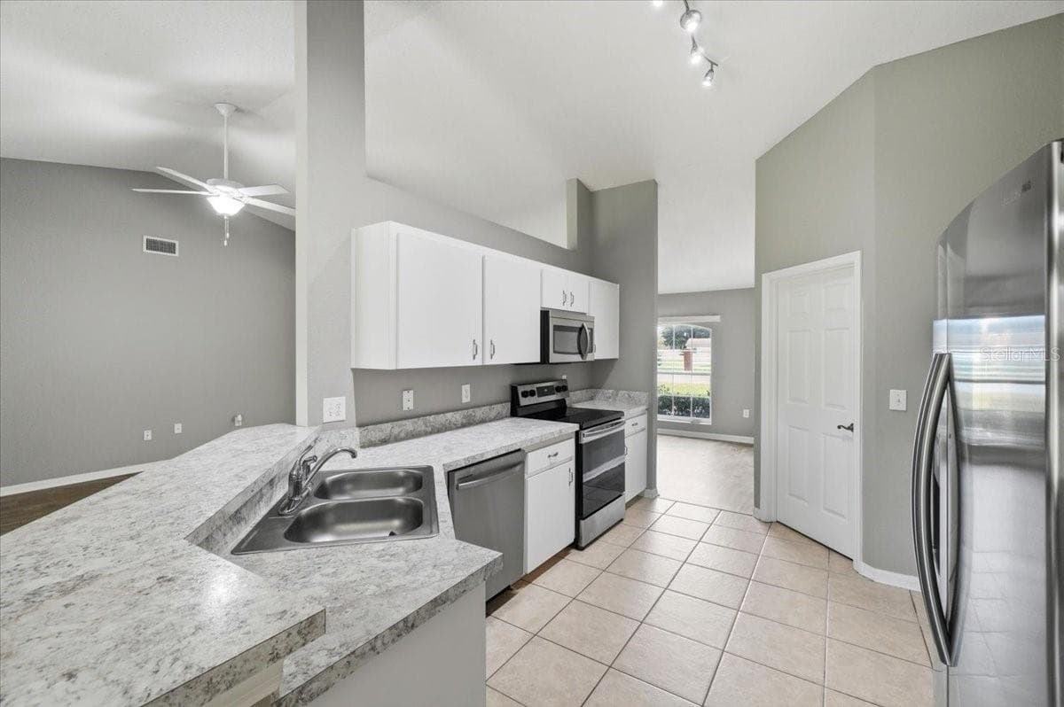 2405 HIGHLANDS VUE PARKWAY — photo 18 of 51
