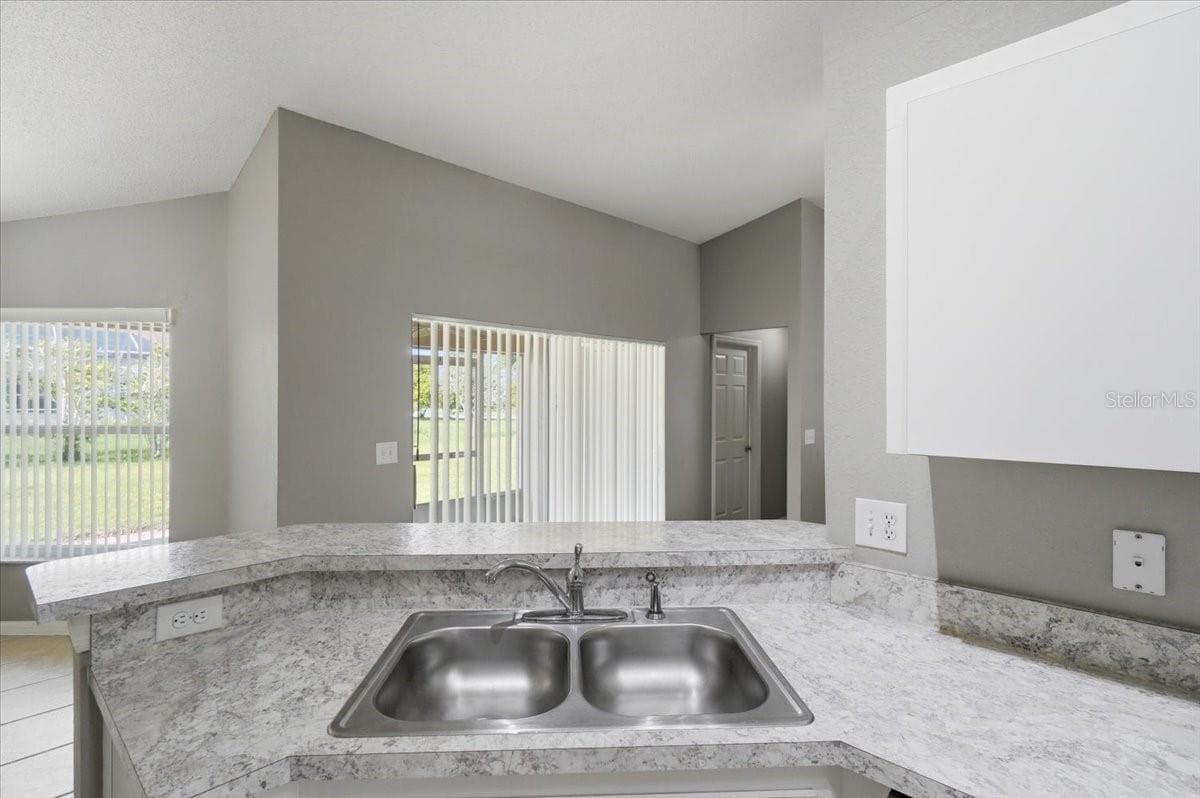 2405 HIGHLANDS VUE PARKWAY — photo 17 of 51