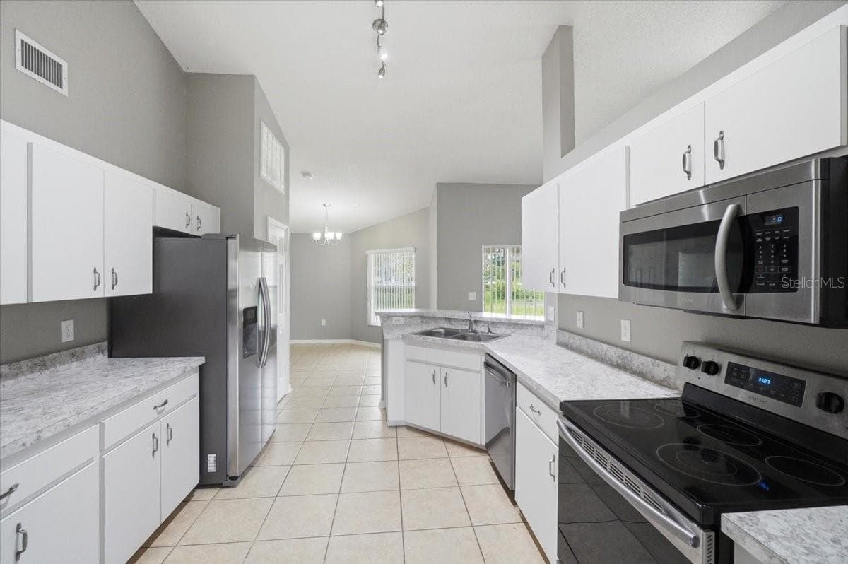 2405 HIGHLANDS VUE PARKWAY — photo 19 of 51