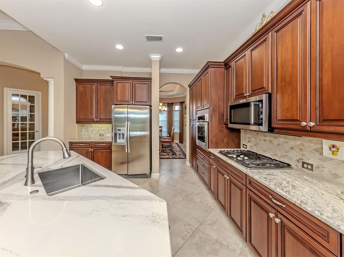 234 MARTELLAGO DRIVE — photo 10 of 73