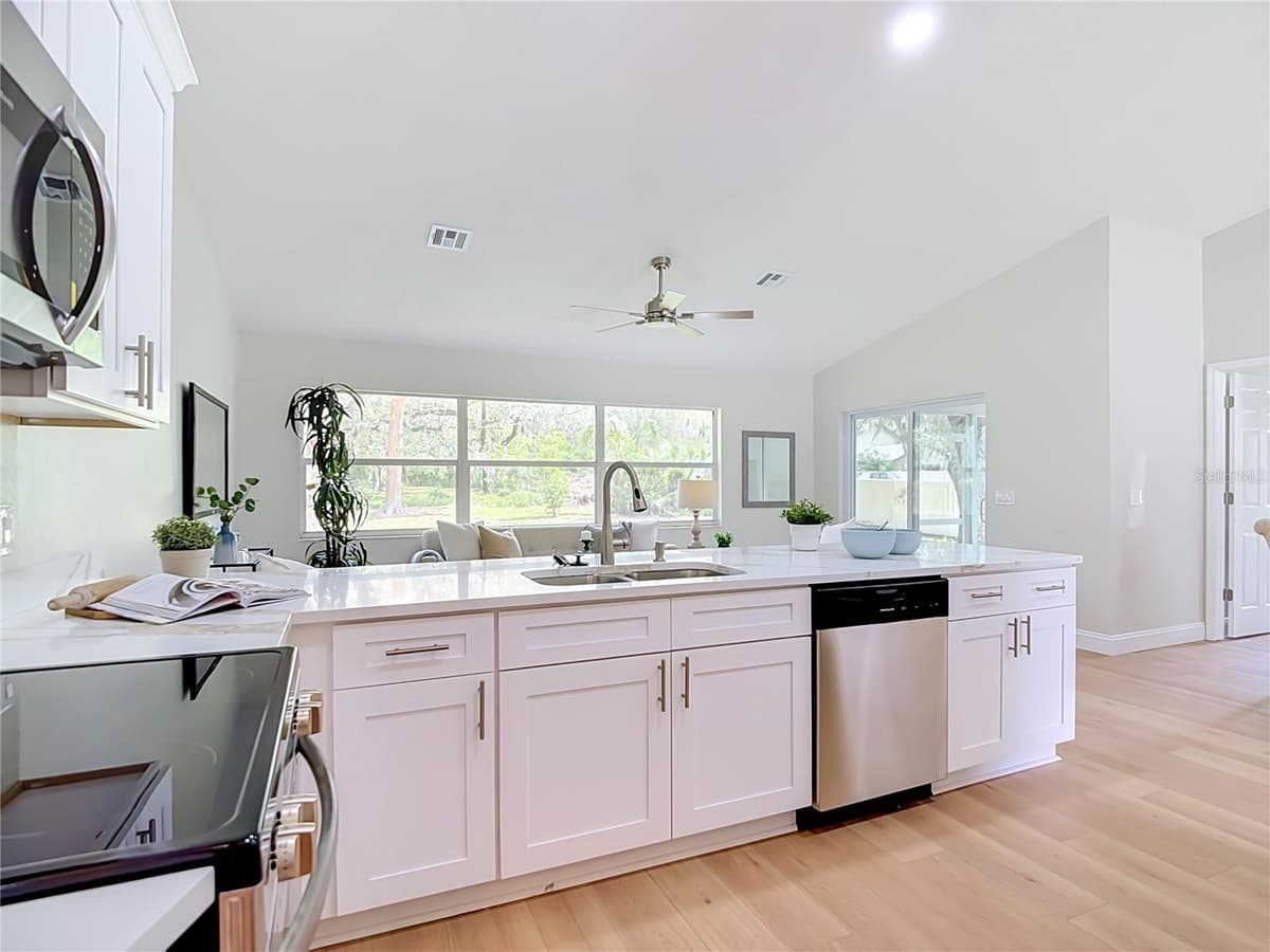 6353 FORESTWOOD DRIVE — photo 8 of 28