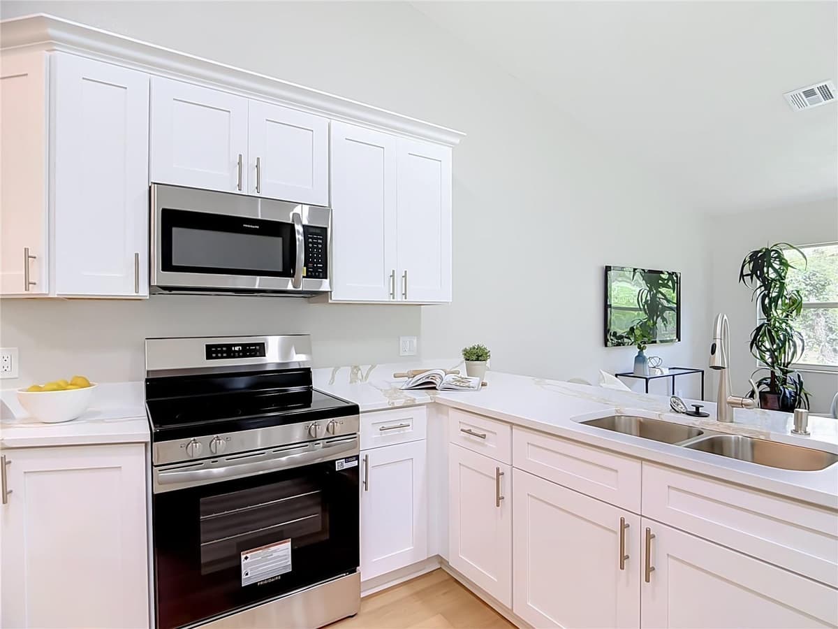 6353 FORESTWOOD DRIVE — photo 7 of 28