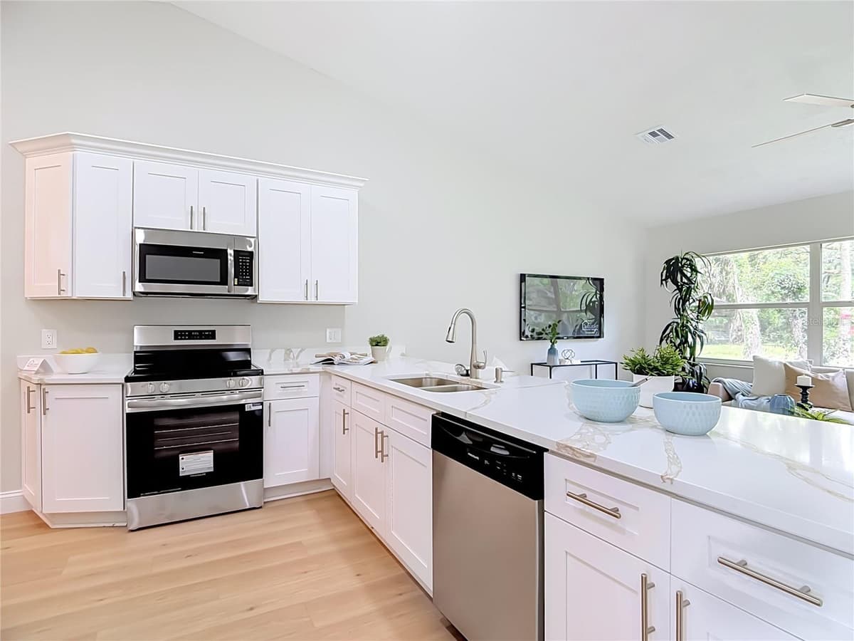 6353 FORESTWOOD DRIVE — photo 6 of 28