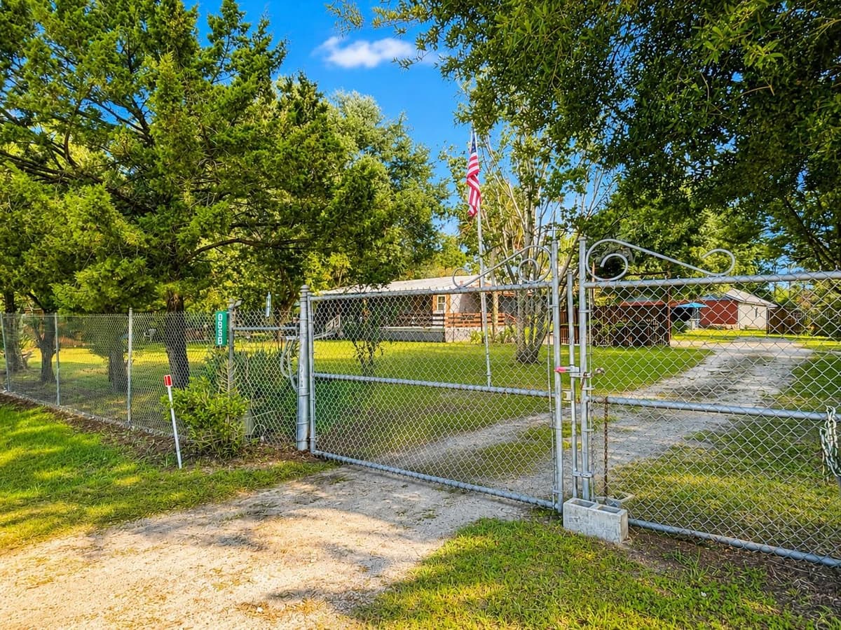 9385 CONCORD ROAD — photo 7 of 72
