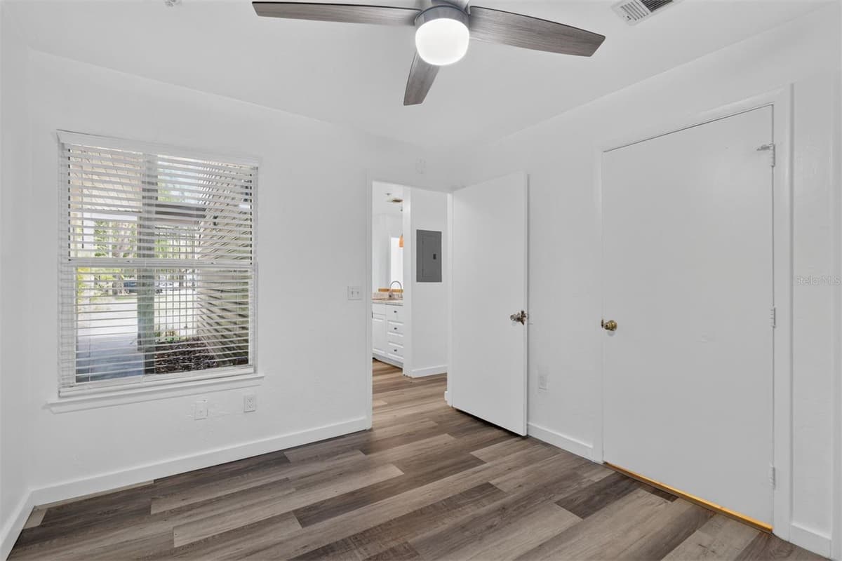4000 23RD STREET — photo 9 of 26