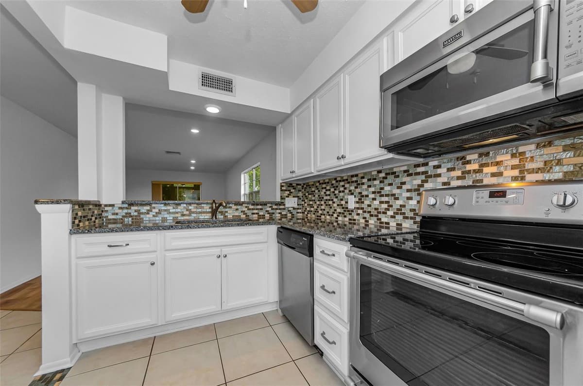 3684 TROPHY BOULEVARD — photo 7 of 83