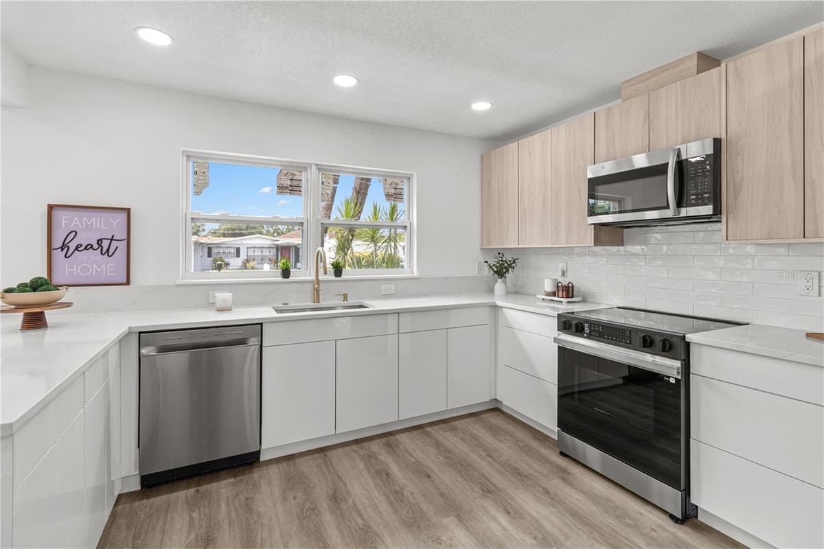 2917 CLIFTON STREET — photo 4 of 25