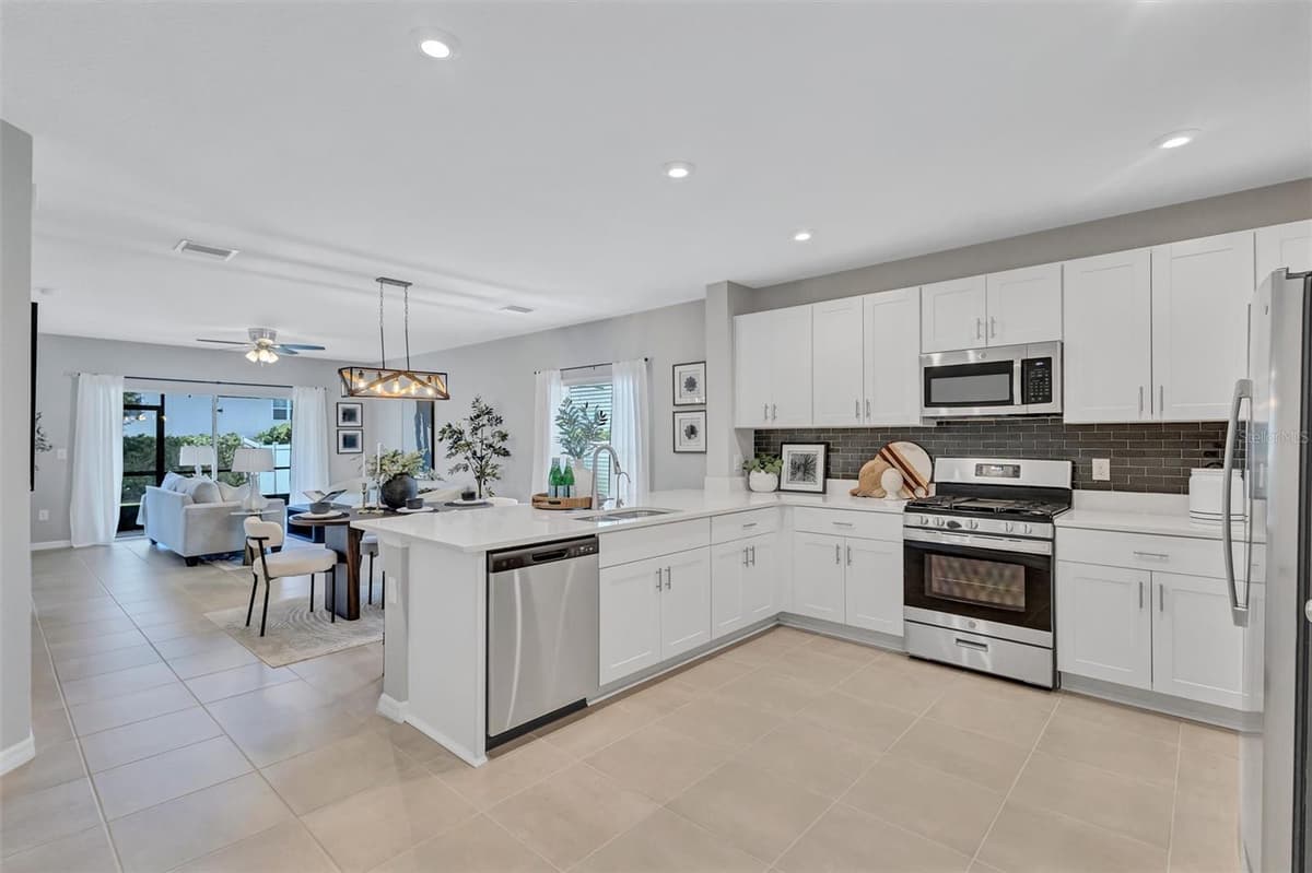 6255 SPRINGMONT LOOP — photo 8 of 45