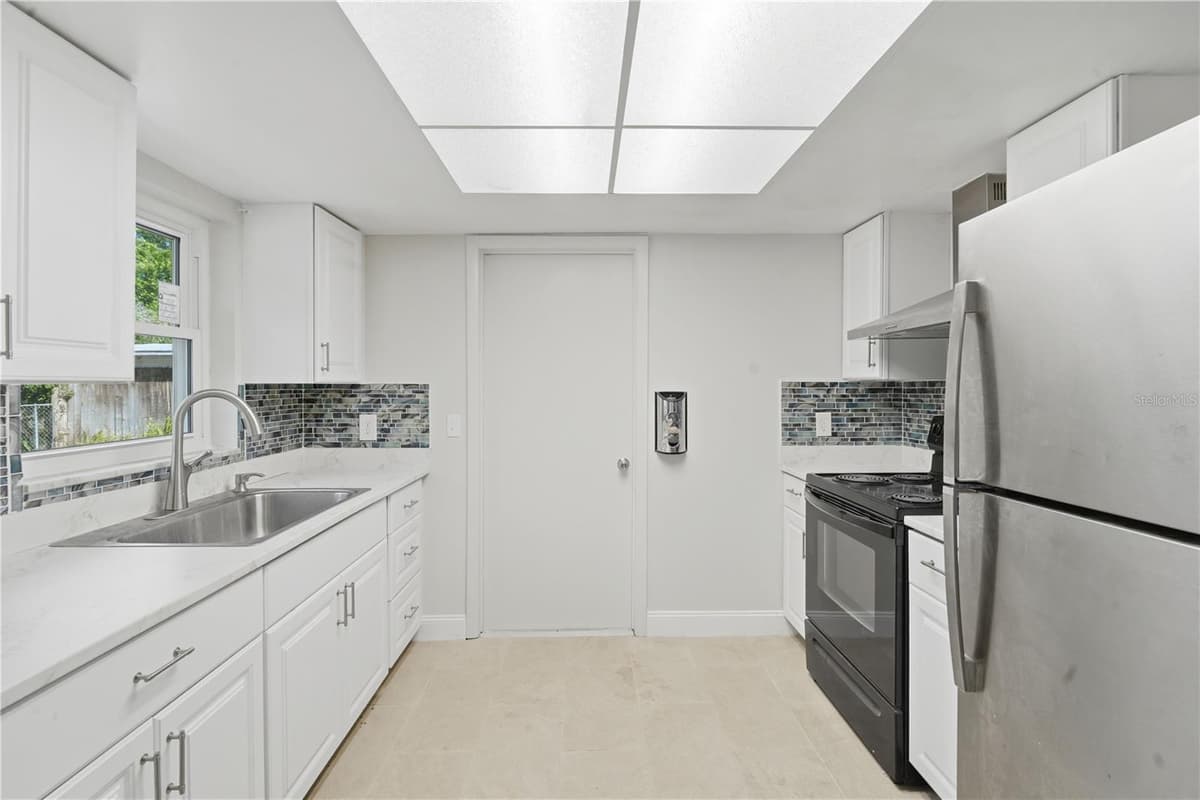 1528 VALENCIA AVENUE — photo 22 of 39