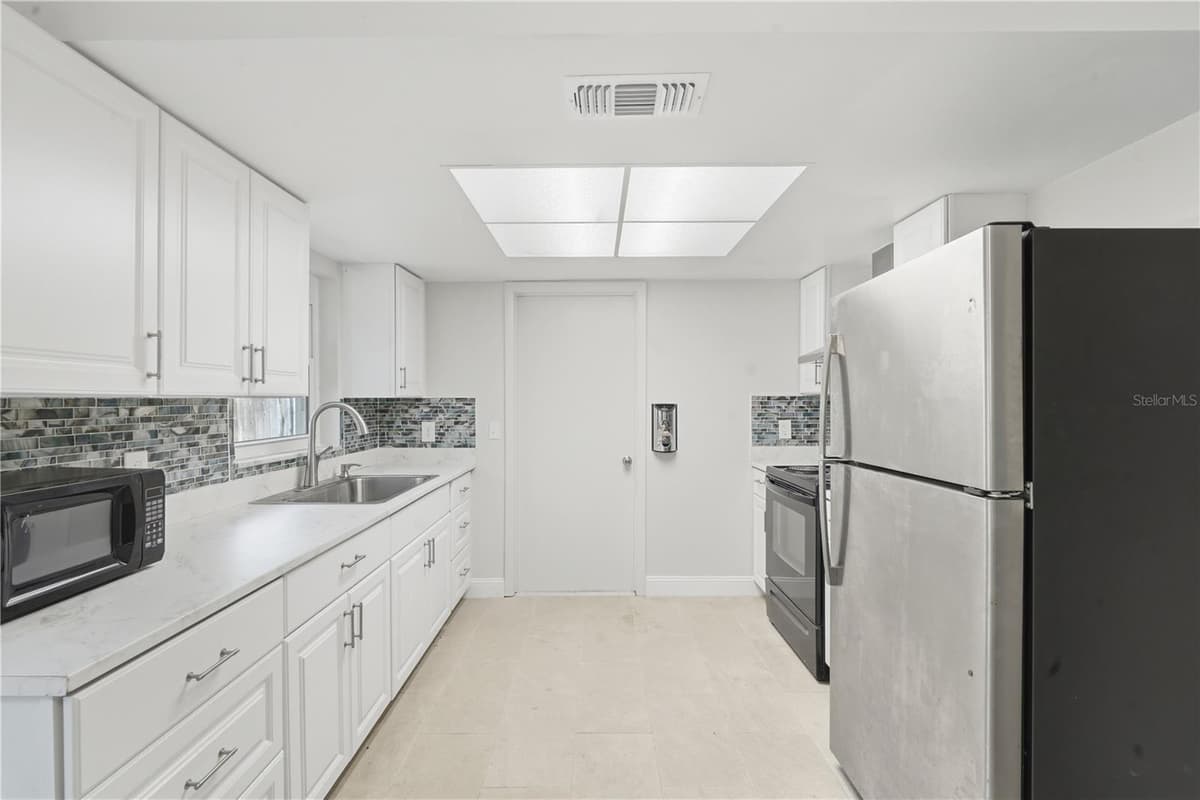 1528 VALENCIA AVENUE — photo 23 of 39