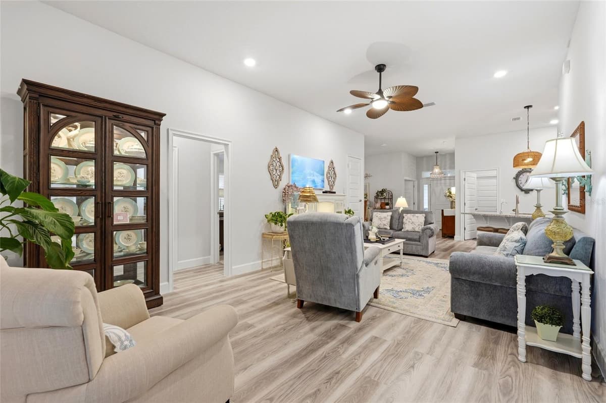 203 SILVER PALM DRIVE — photo 9 of 48