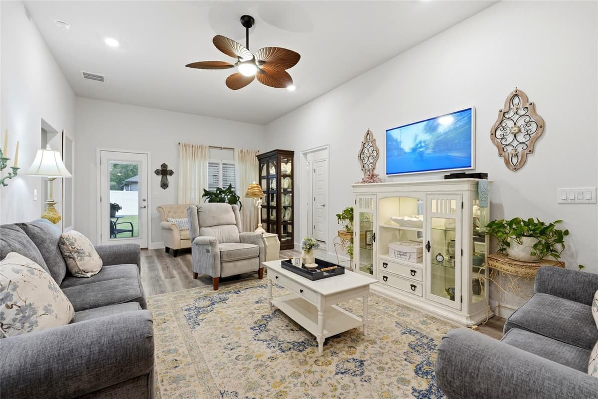 203 SILVER PALM DRIVE — photo 6 of 48