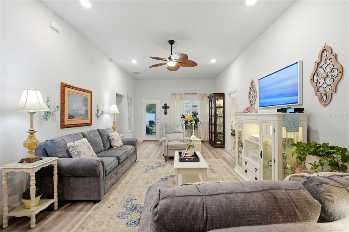 203 SILVER PALM DRIVE — photo 5 of 48