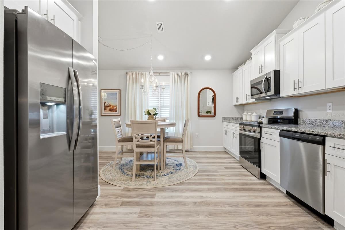203 SILVER PALM DRIVE — photo 15 of 48