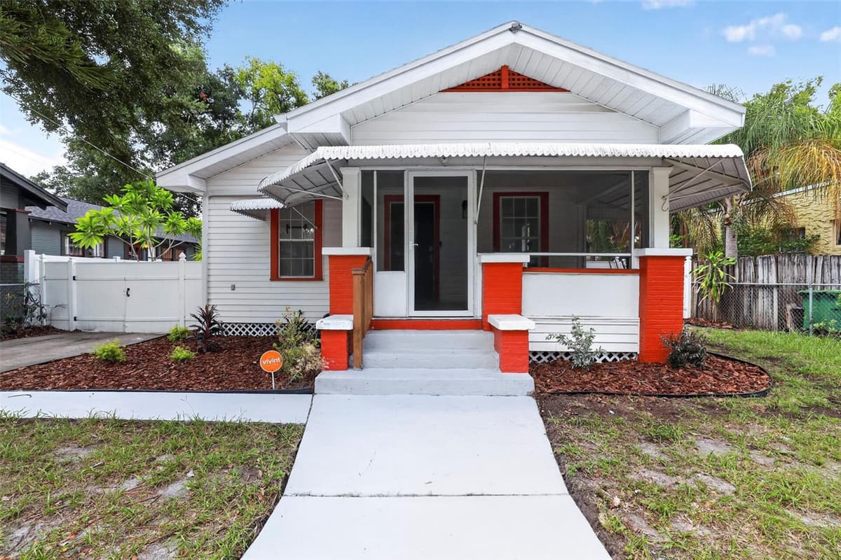 813 NEW ORLEANS AVENUE — photo 1 of 5