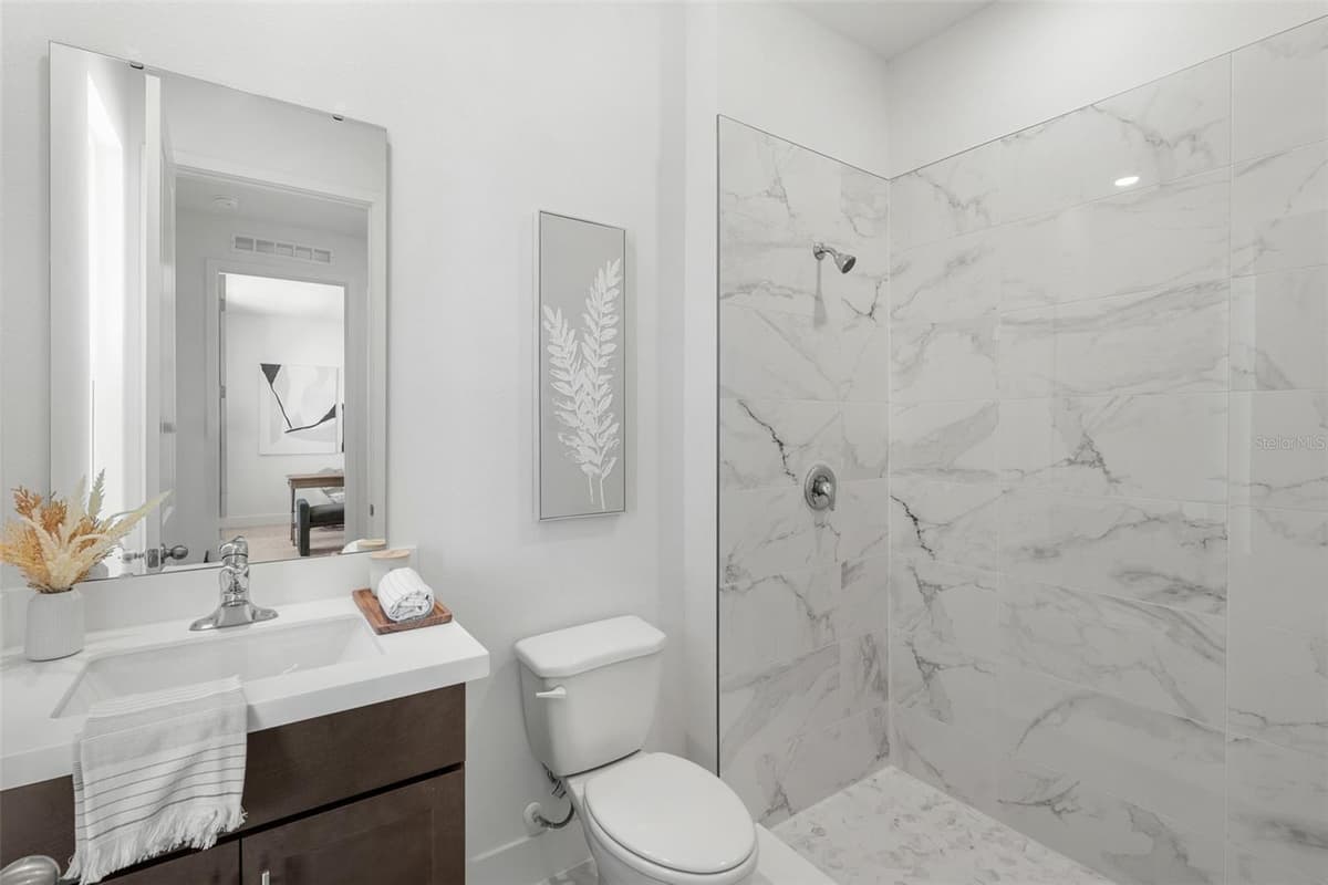 754 EMERALD GROVE DRIVE — photo 11 of 25