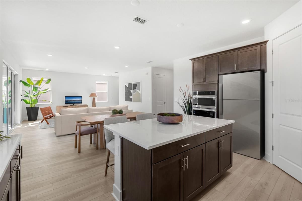 754 EMERALD GROVE DRIVE — photo 5 of 25