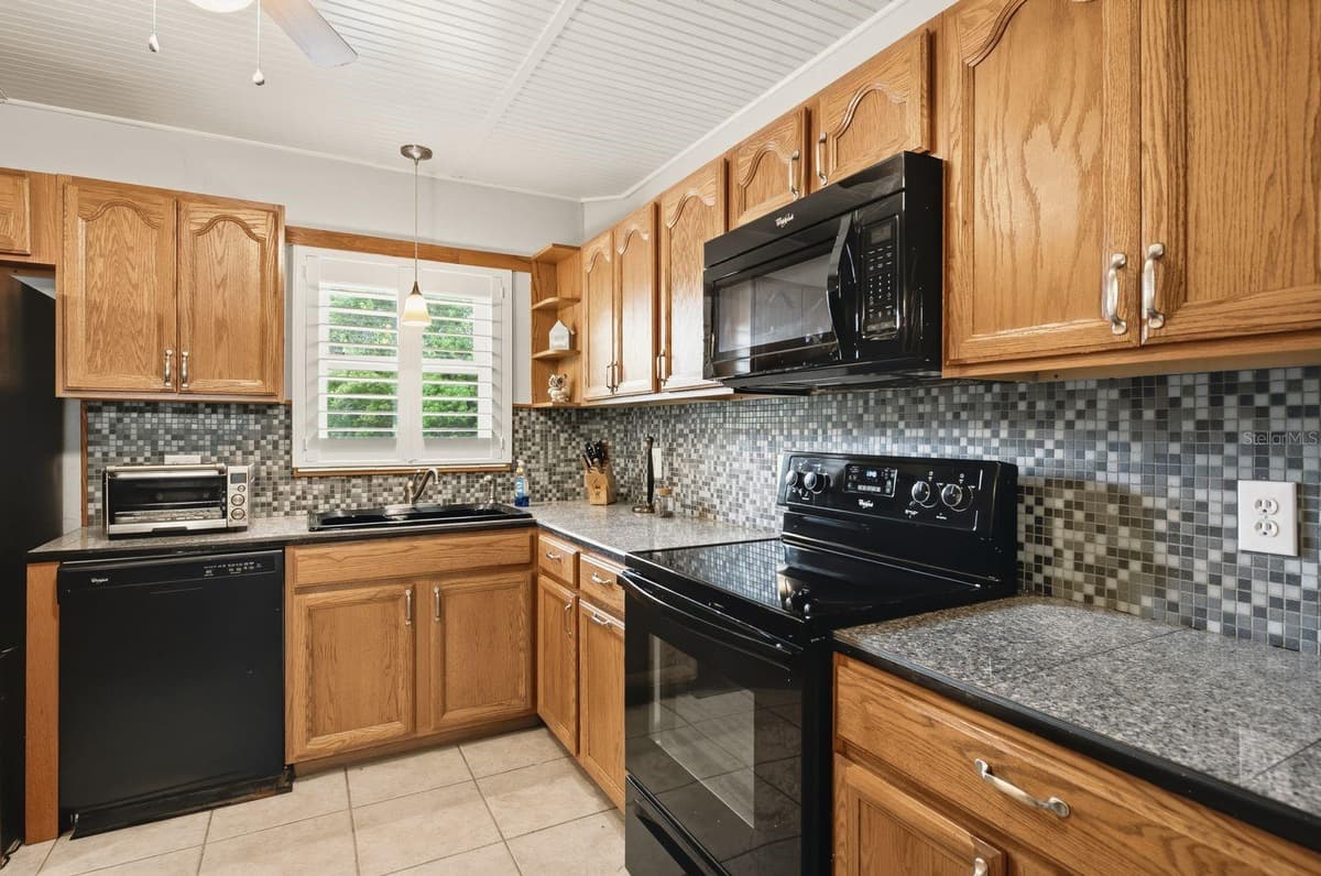 2440 WORLD PARKWAY BOULEVARD — photo 14 of 50
