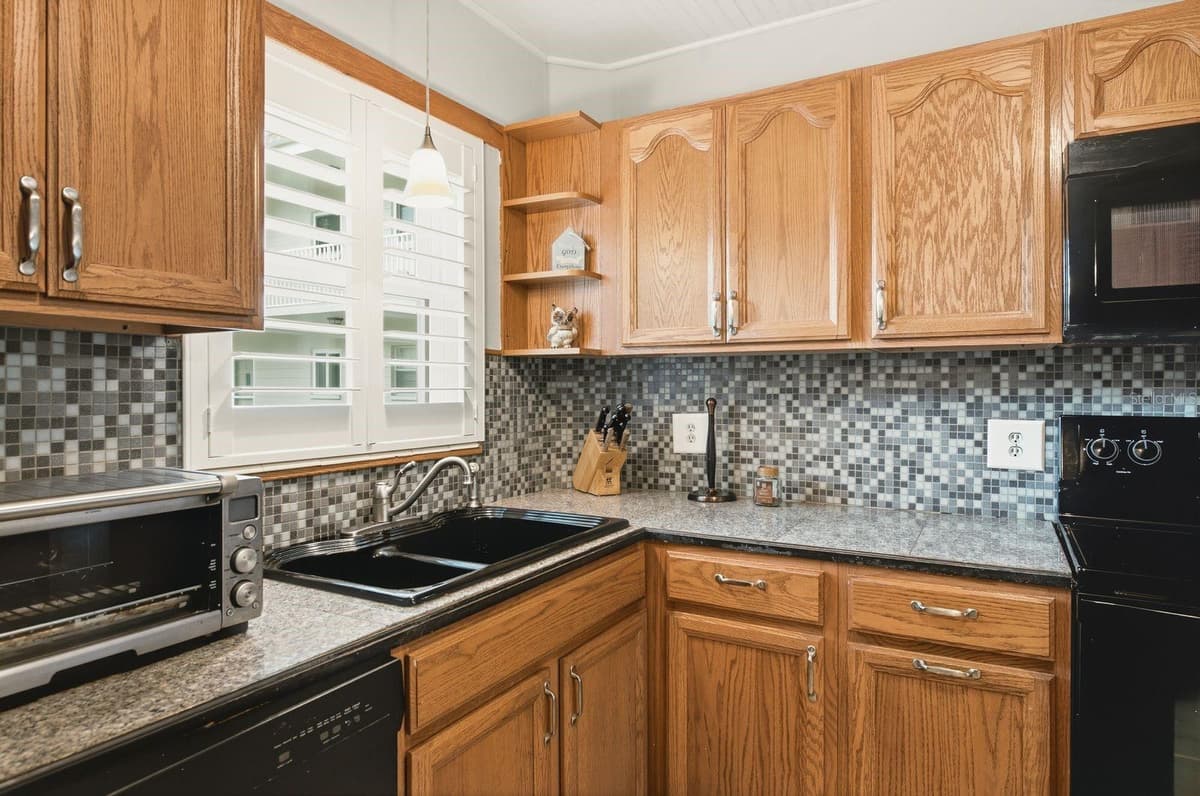 2440 WORLD PARKWAY BOULEVARD — photo 16 of 50