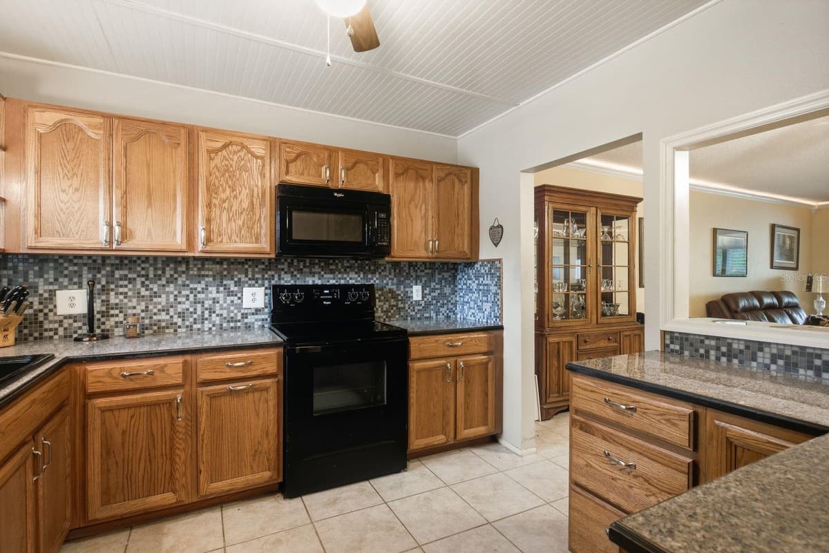 2440 WORLD PARKWAY BOULEVARD — photo 15 of 50