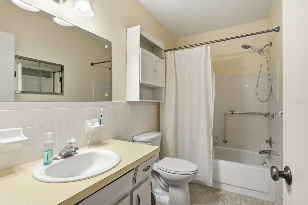 2440 WORLD PARKWAY BOULEVARD — photo 23 of 50